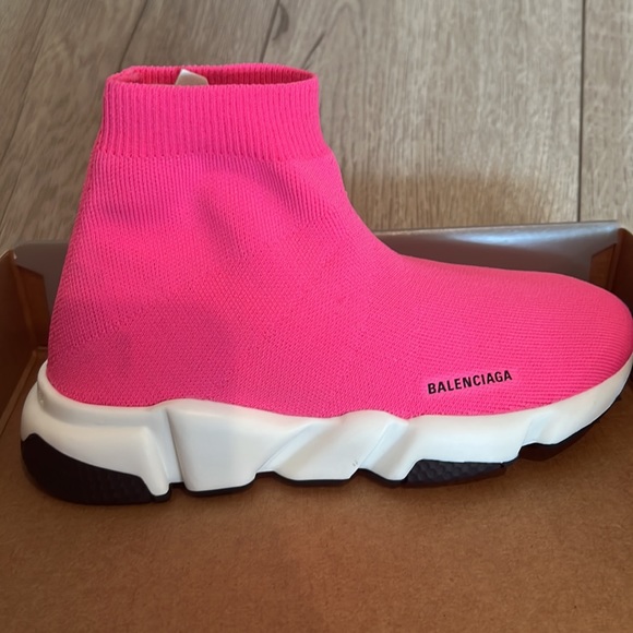 Shoes - Picture 4 of 4